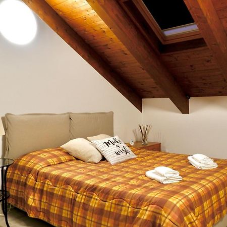 Attico Nel Cuore Delle Langhe - Free Parking Wi-Fi E Ac Alba  Bagian luar foto